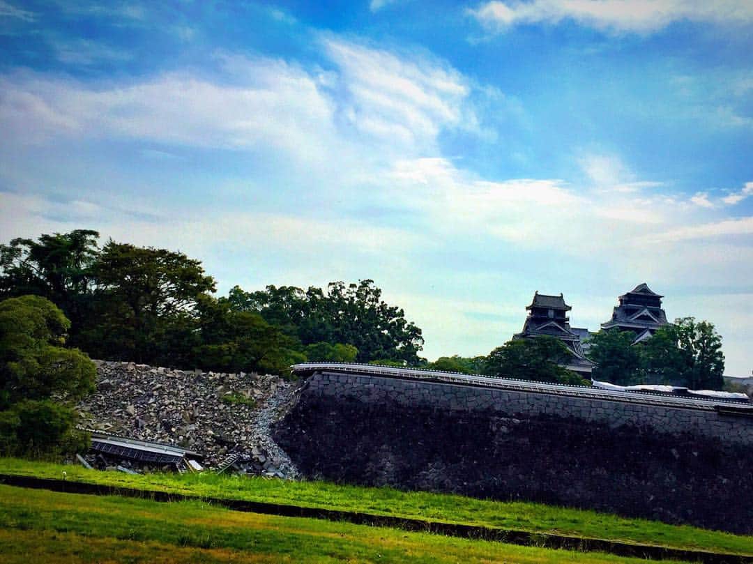 藤光謙司さんのインスタグラム写真 - (藤光謙司Instagram)「熊本城 #震災の爪痕 #一日も早い復興復旧を願っています」9月3日 16時38分 - gold_kenny51