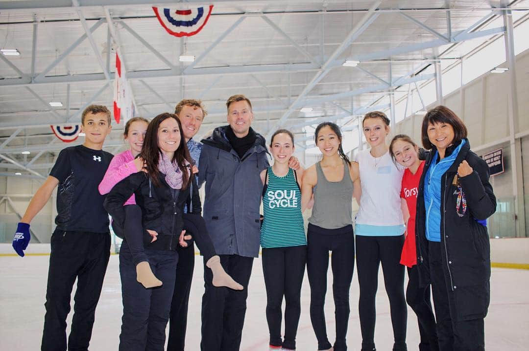 ロス・マイナーのインスタグラム：「Loving the new rink. It was so inspiring to work with Audrey as both a skater and a coach!」