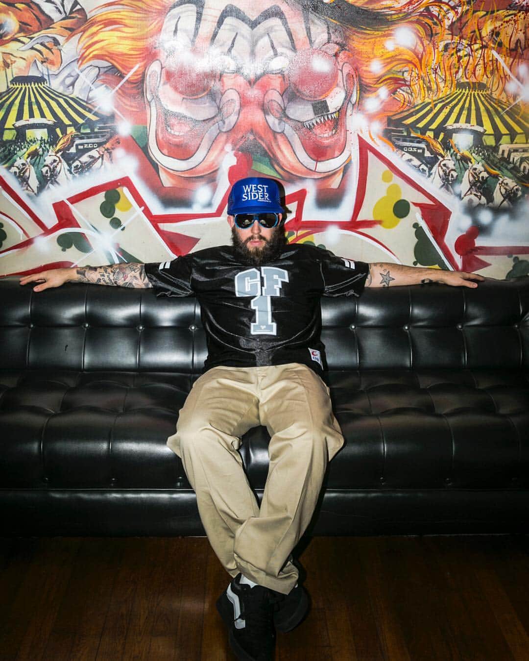 コアファイターのインスタグラム：「. 【Style image】 Tee: QUARTER BACK  @og_slick @adskillz @joyoppositesband  #corefighter #corefighterco. #losangeles #コアファイター #la #ca #California #quarterback #97 #cf1 #football #champion #og_slick #ogslick #dissizit #graffitiart #graffitiartists #truckerhat #trucker #westsider  #joyopposites」