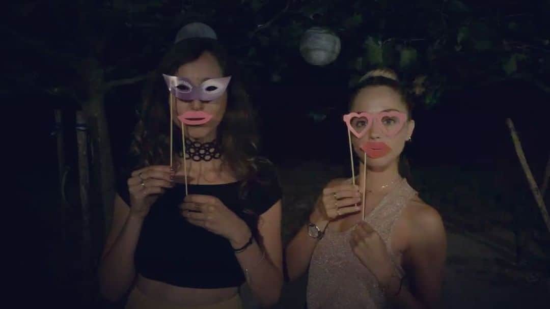 アリス・アイザズのインスタグラム：「👄👄 w/ @tessabofficial」
