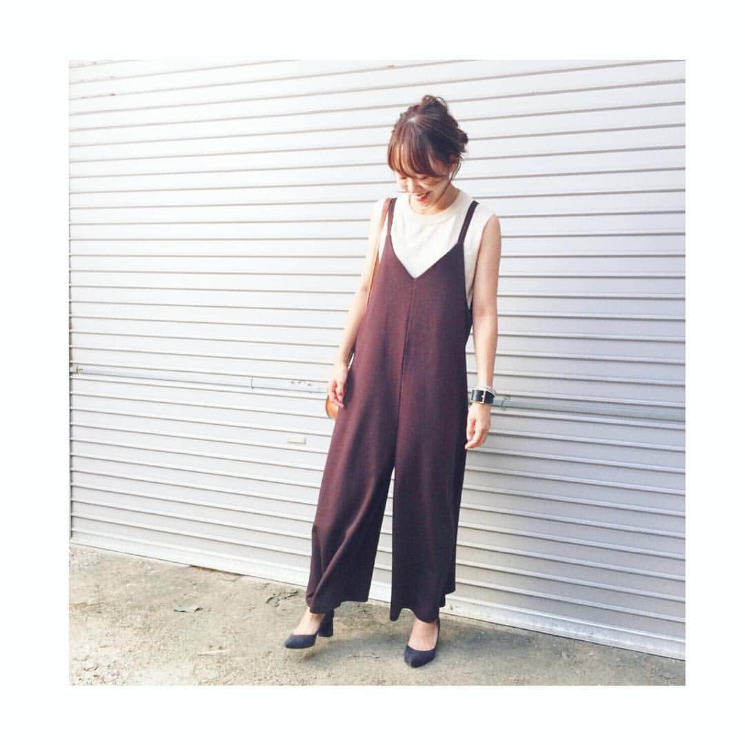 yukiss27のインスタグラム：「・ この #サロペット 👖 👖 👖 私の中で大ヒット❣ 気がつけばブラックも注文してた‥😮 ・ 詳細 #ゆきこwear にあります💁💕 (topから飛べます🛫) ・ #ropepicnic  #ロペピクニック #オデットエオディール  #odetteeodile ・」