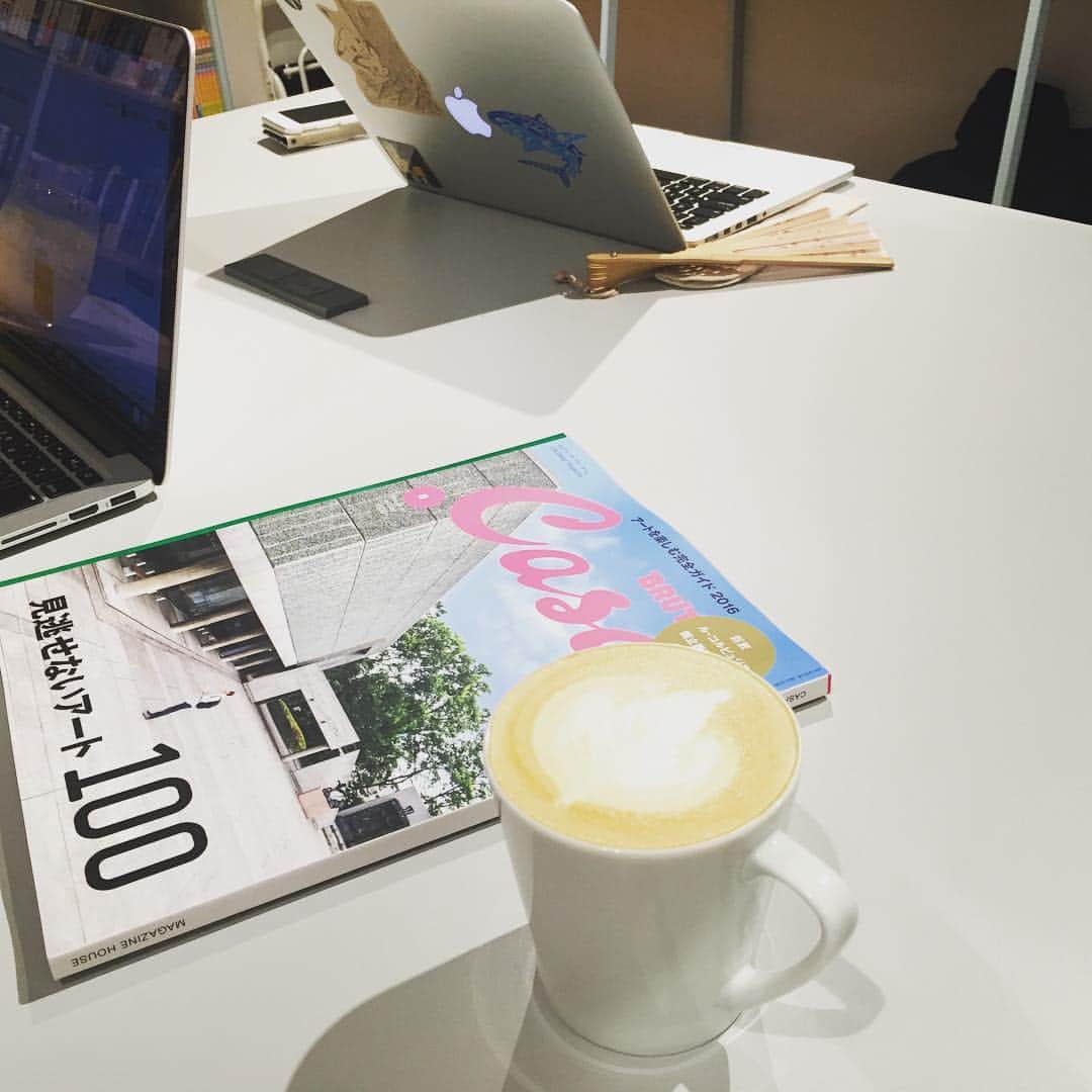 Mayuのインスタグラム：「カフェに来ました」