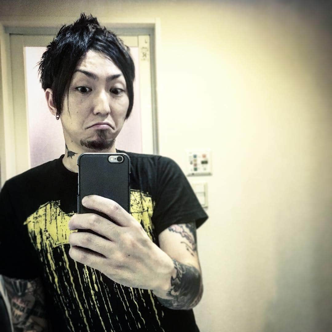 Mah さんのインスタグラム写真 Mah Instagram 6年ぶりに髪型を変えた ずっと変えたかった 6年は長かった 笑 ちゅんみさん Choonmi ありがとう 明日の今頃は30歳になって初ライブ Rising Sun楽しみだなぁ I Changed My Hairstyle For The First Time In 6