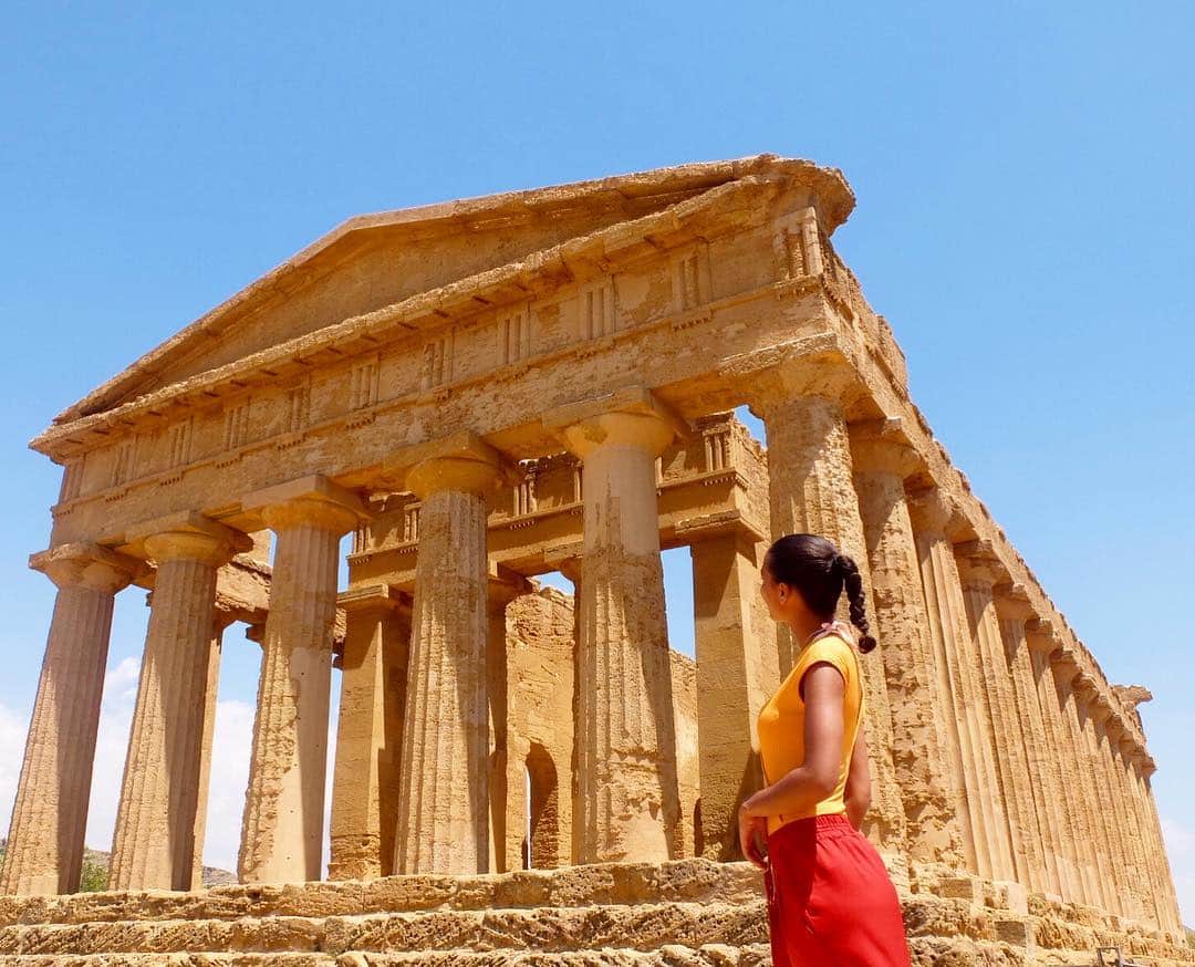 フローラ・コケレルさんのインスタグラム写真 - (フローラ・コケレルInstagram)「Una giornata riempita di storia 🏛🇮🇹 #Sicile #Agrigento #Histoire #Temple #Explore」8月13日 4時56分 - floracoquerel