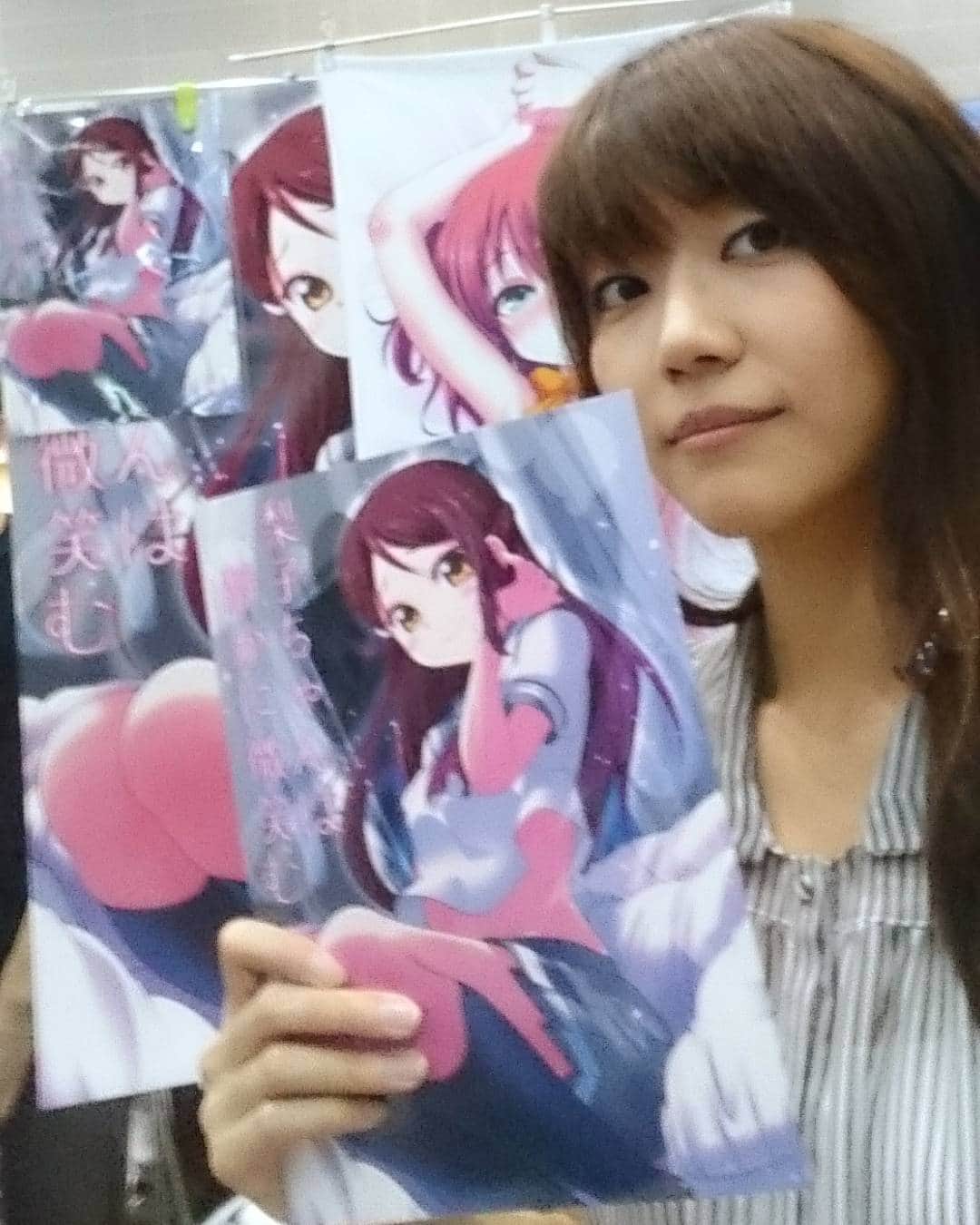 藤田昌代のインスタグラム：「お友達の漫画家、澤野明さんのとこで売り子してるよ！ 東ク-26a、新刊とけしからん抱きまくらカバーがあります！遊びにきてねヽ(=´▽`=)ﾉ」