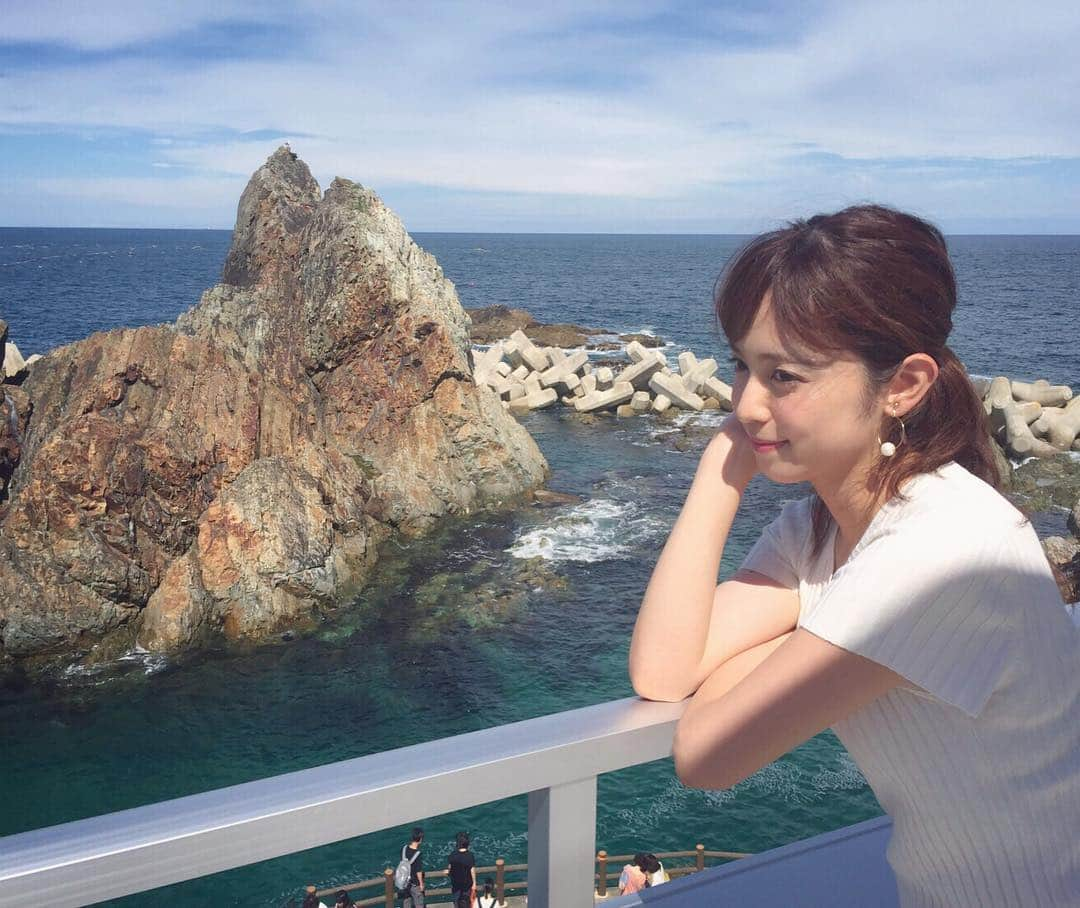 久慈暁子さんのインスタグラム写真 - (久慈暁子Instagram)「* 久慈市の小袖海岸🐳🐚🏝 * #小袖海岸 #あまちゃん #久慈市 #岩手」8月14日 17時44分 - kuji_akiko