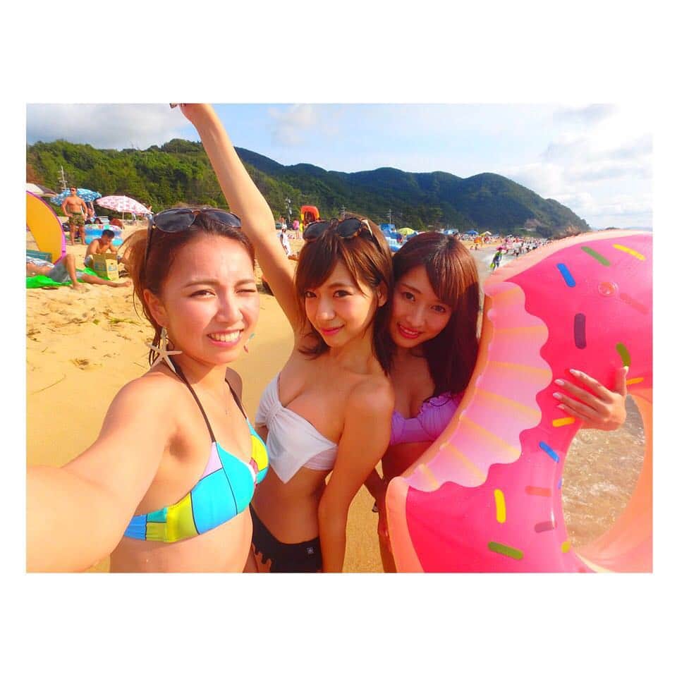 星島沙也加さんのインスタグラム写真 - (星島沙也加Instagram)「ねえねえしつこい⛱🐬？(笑)#海#水晶浜#ビキニ」8月15日 17時25分 - sayaka_hoshijima