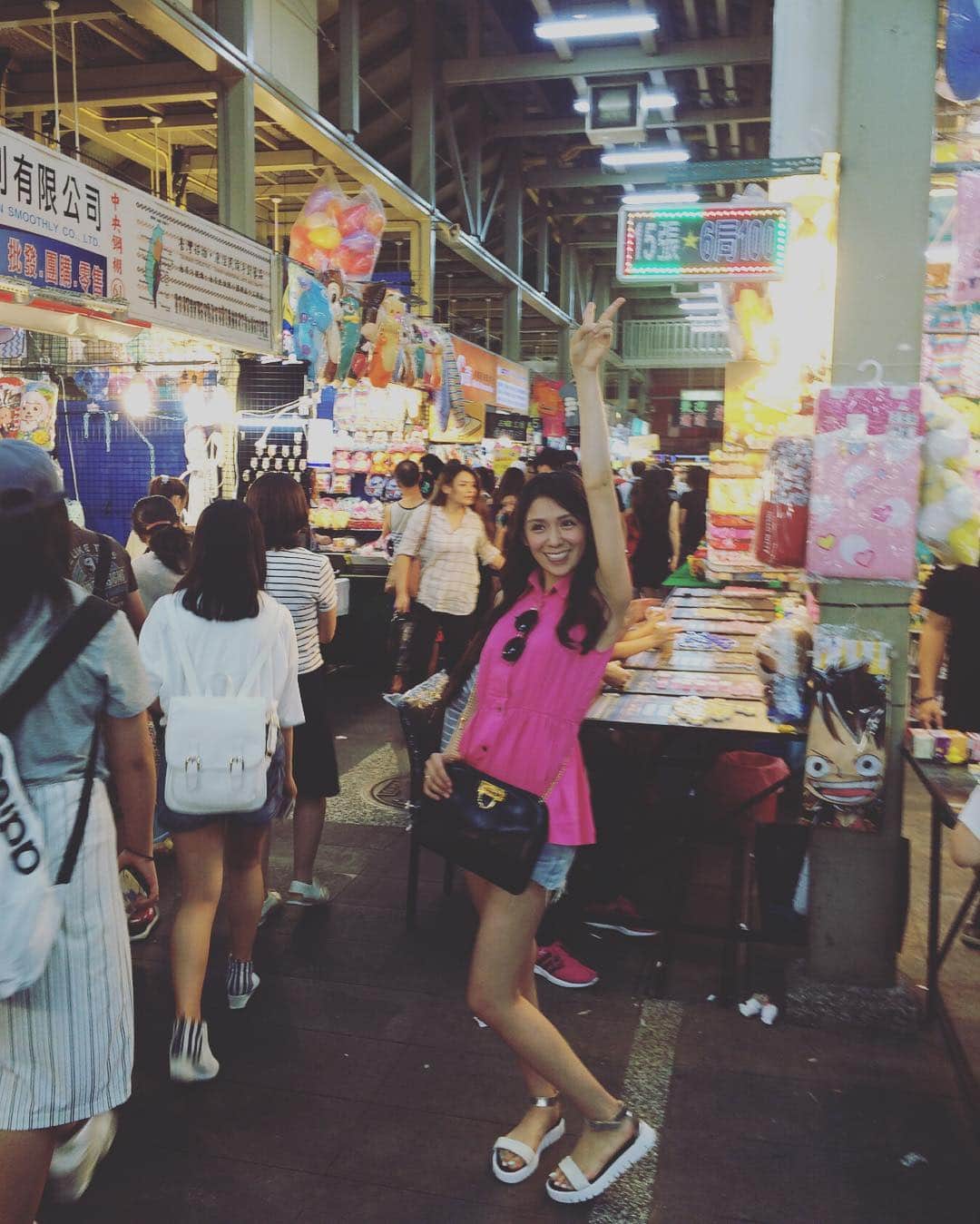 金山睦さんのインスタグラム写真 - (金山睦Instagram)「I♡TW 朝起きて台湾行きたくなって、お昼には到着(*^^*)旅行はいつもこんな感じw #taipei #trip✈️ #士林夜市 #enjoyed」8月16日 15時02分 - kanayama_chika