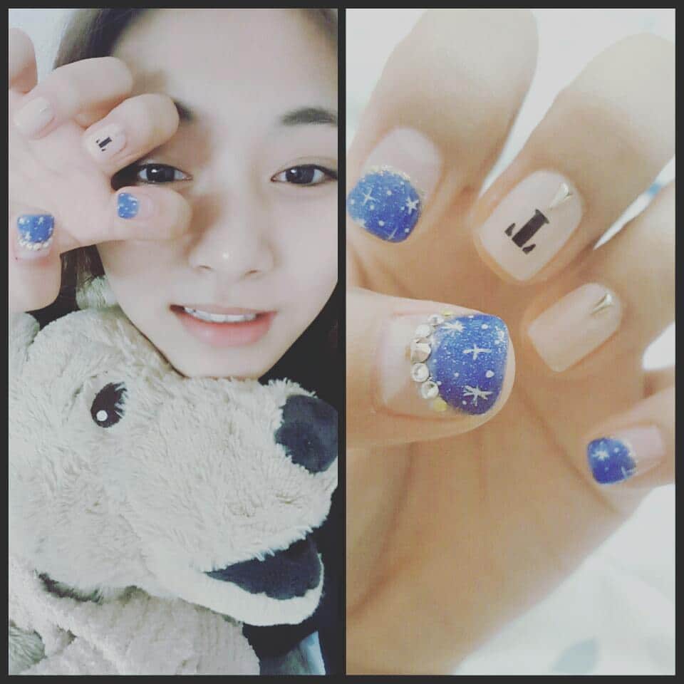 TWICEさんのインスタグラム写真 - (TWICEInstagram)「원스분들 오늘도 행복하시오♡ 그리고 저랑 같이 네일커플 하실 분? #네일커플 #고민중」8月16日 15時43分 - twicetagram