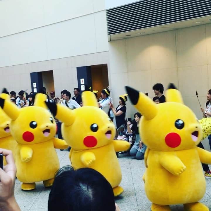 増田順一のインスタグラム：「ピカチュウ大量発生チュウ2016 #pikachu #pokemon #parade」