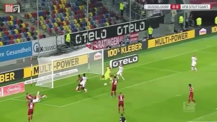ミチェル・ランゲラクのインスタグラム：「A few highlights from the game on the weekend! Not the result we wanted but we move on to the next one! #VfB #Stuttgart」