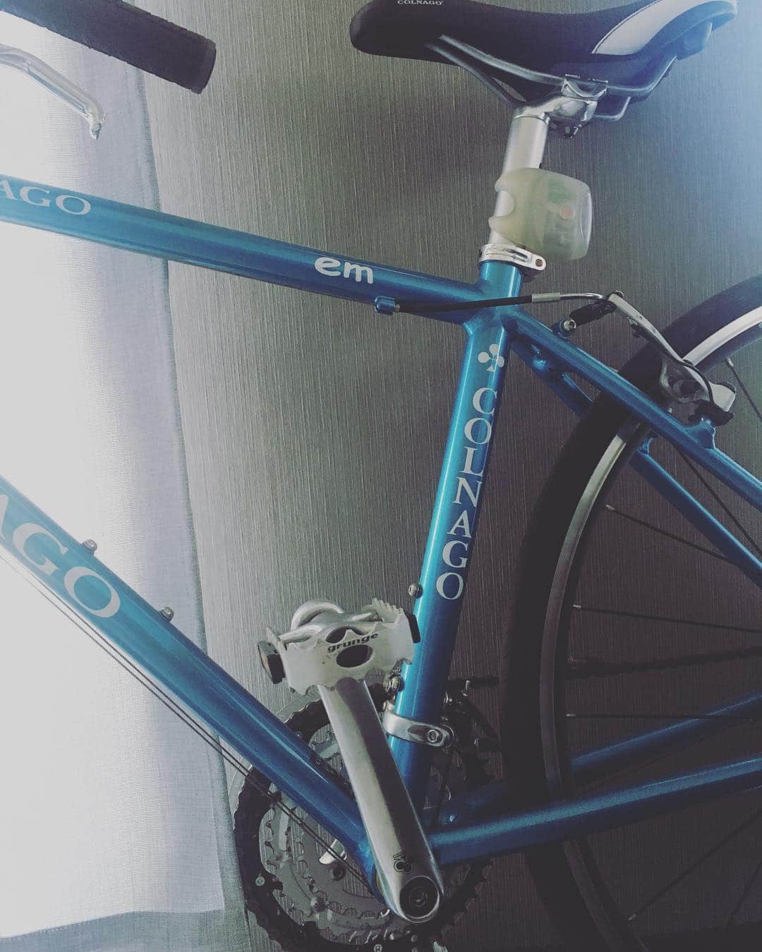 望月理恵さんのインスタグラム写真 - (望月理恵Instagram)「自転車が気になった方がいらっしゃったので。 コルナゴ クロスバイク。 全然乗ってないです。。でも可愛くて 見てるだけで気持ちいい！！ じゃ、だめか笑#コルナゴ#クロスバイク#自転車」8月17日 9時27分 - mochiee28