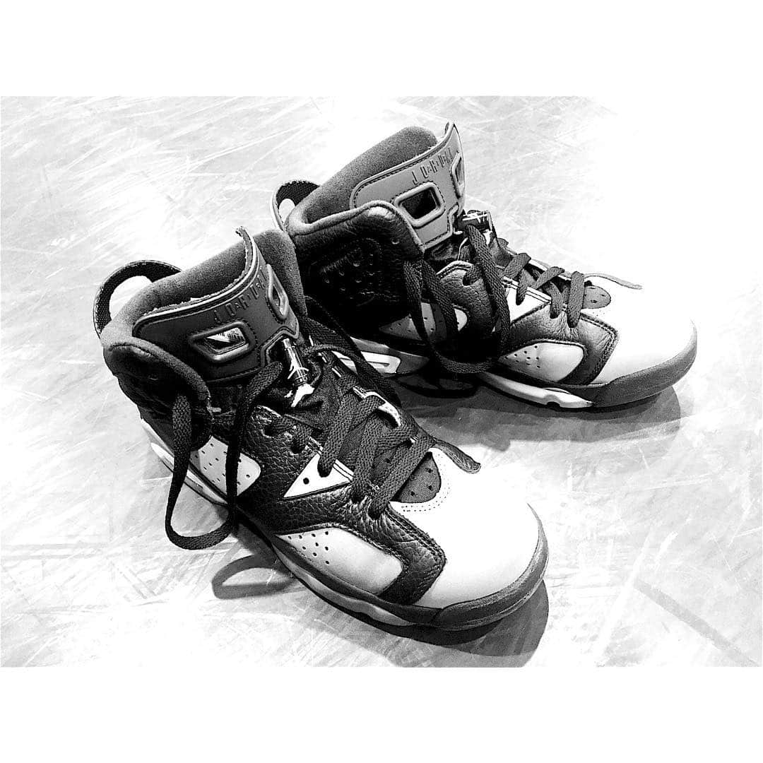 小越勇輝さんのインスタグラム写真 - (小越勇輝Instagram)「昨日の みんなそれぞれにお気に入り違かったね！ さて、今日は稽古や！ #trainingshoes#airjordan#airjordan6」8月17日 10時37分 - yuki_ogoe