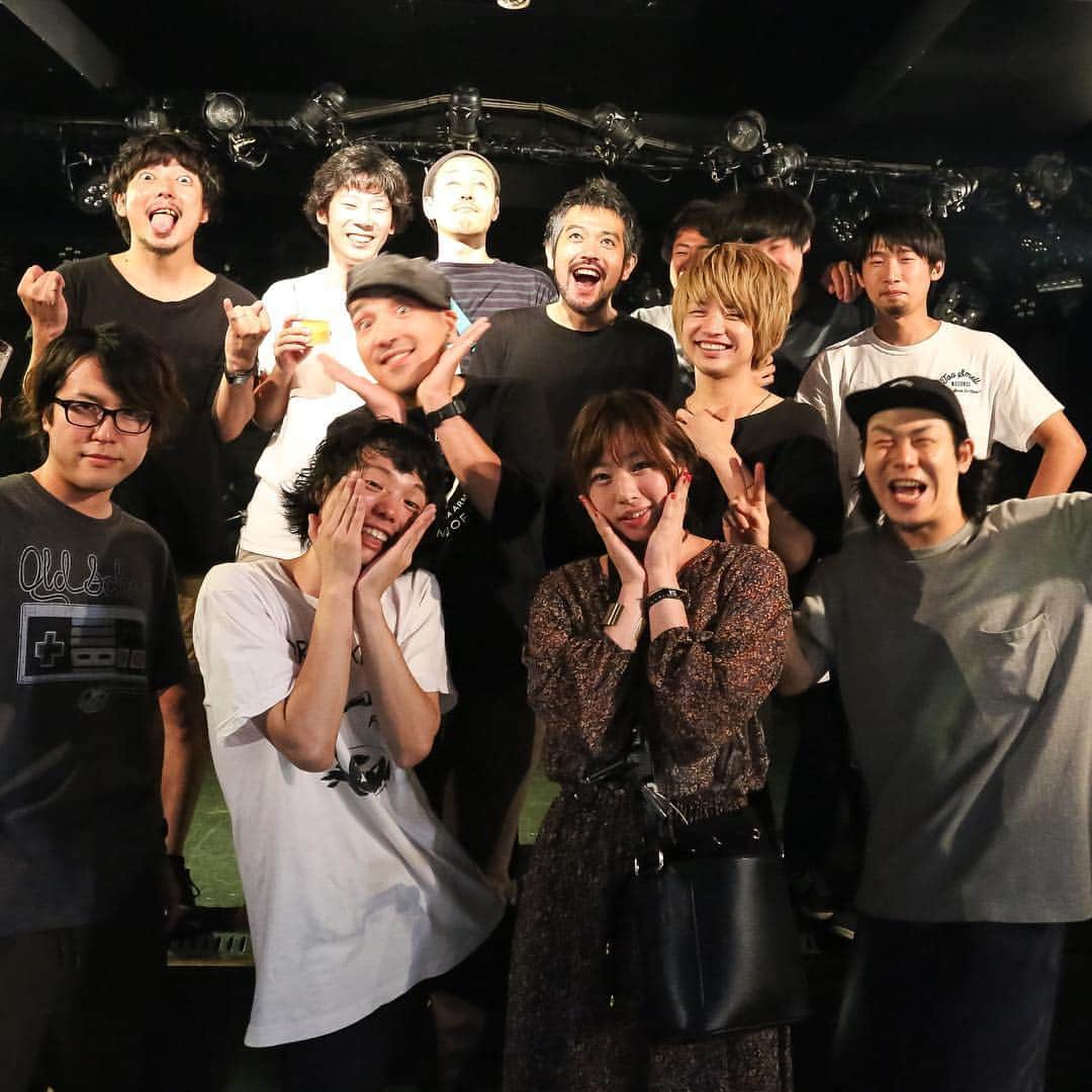 ツジトモタカのインスタグラム：「あ、こっちはATATAでもシネマでも弾いてくれたチェロ高橋淳子姐やん入り」