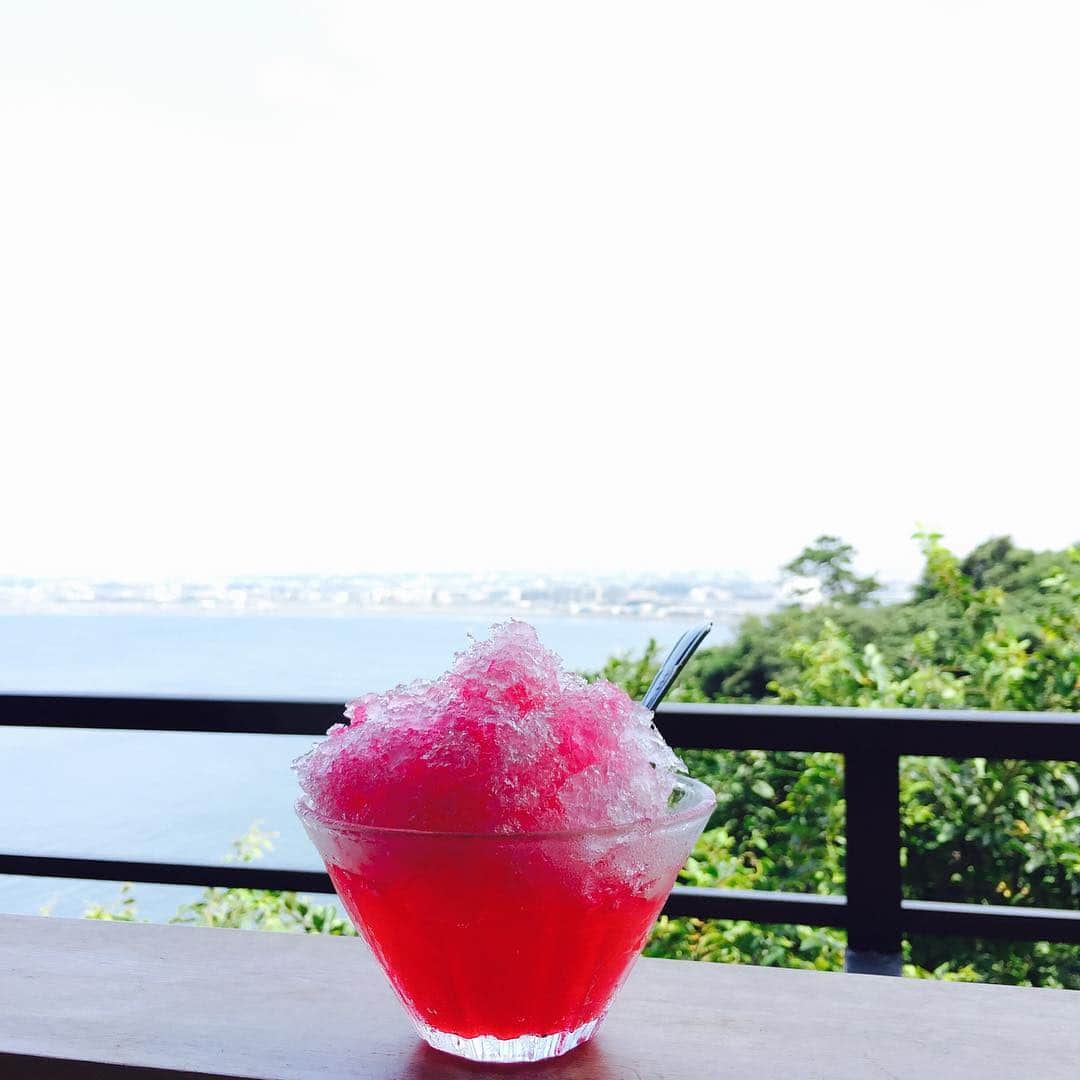 市原彩花さんのインスタグラム写真 - (市原彩花Instagram)「天気予報外れて快晴！ #江ノ島#かき氷」8月18日 12時49分 - ayaka_ichihara