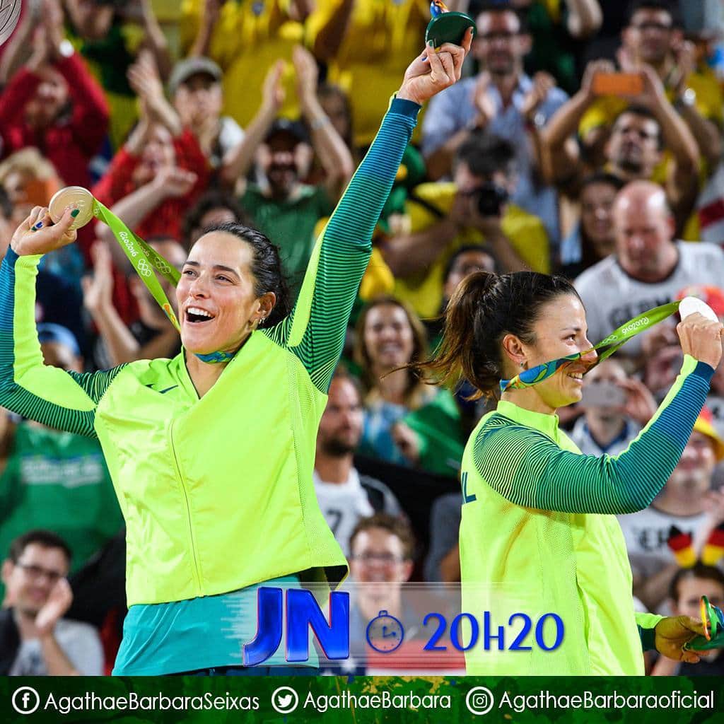 バーバラ・セイシャスのインスタグラム：「Galera, hoje tem nossas medalhistas olímpicas no Jornal Nacional. Não perca!!! Começa às 20h20.」