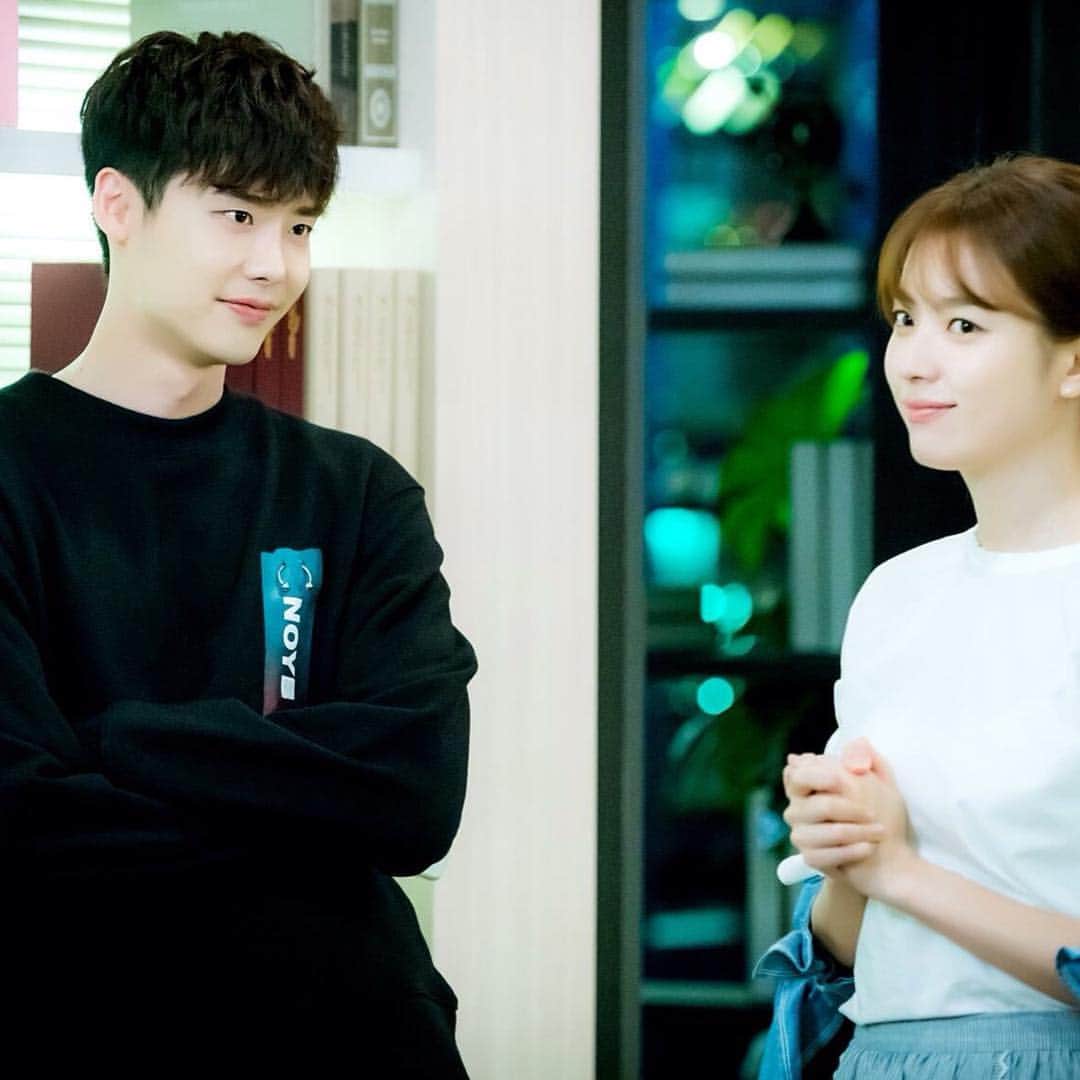 ハン・ヒョジュさんのインスタグラム写真 - (ハン・ヒョジュInstagram)「BTS ep. 8 ❤️ #이종석 #한효주 #더블유 #jongjoocouple #leejongsuk #hanhyojoo #wtwoworlds #honeycouple #w #jongjoo #kangchul #ohyeonjoo #chulyeonjoo #twoworlds」8月19日 23時26分 - hanhyojooworld