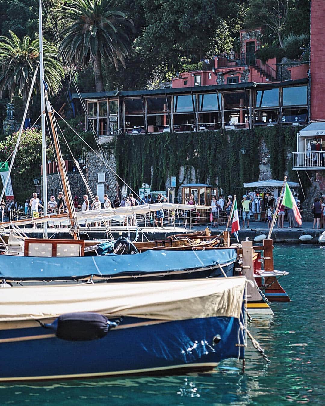 アイモリチリィのインスタグラム：「The harbor of #portofino #italia #italy #liguria #liguriansea #ig_italia #ig_liguria #volgoliguria #volgoitalia #shootingcolors #vsco #canon_photos #luxury #fashion #luxurylife #luxurylifestylemagazine #sailing #sunny #morning #sea #bluesea #igersoftheday #photooftheday #loveit #Loves_United_Life」