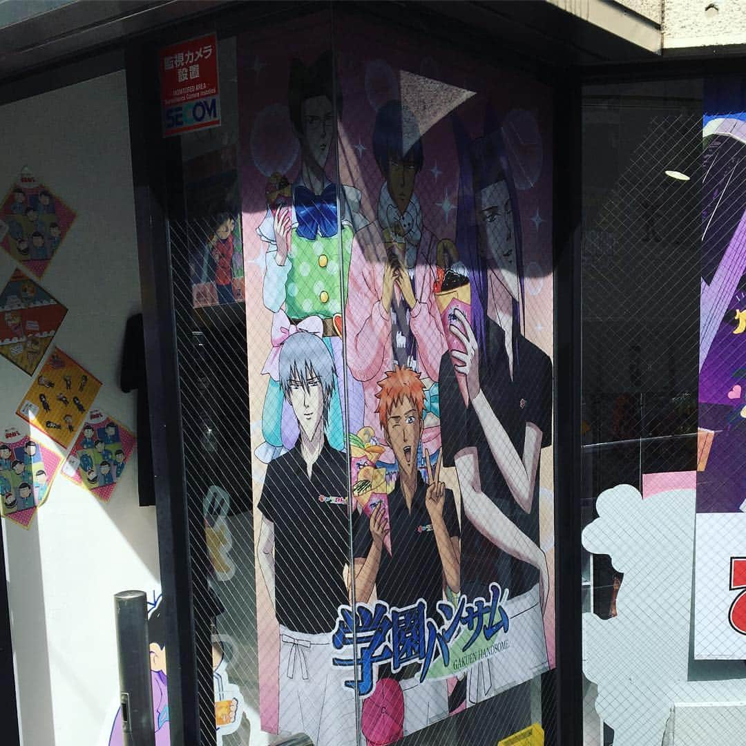 のインスタグラム：「原宿のイベント後にキャラクレで学園ハンサムのポスターを見かけたので鏡クン♡の缶バッジをget アニメ化楽しみですね」