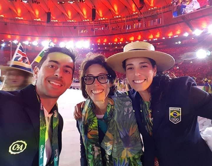 バーバラ・セイシャスのインスタグラム：「#repost @rippelrenan  Momento mágico, desfile de encerramento.」