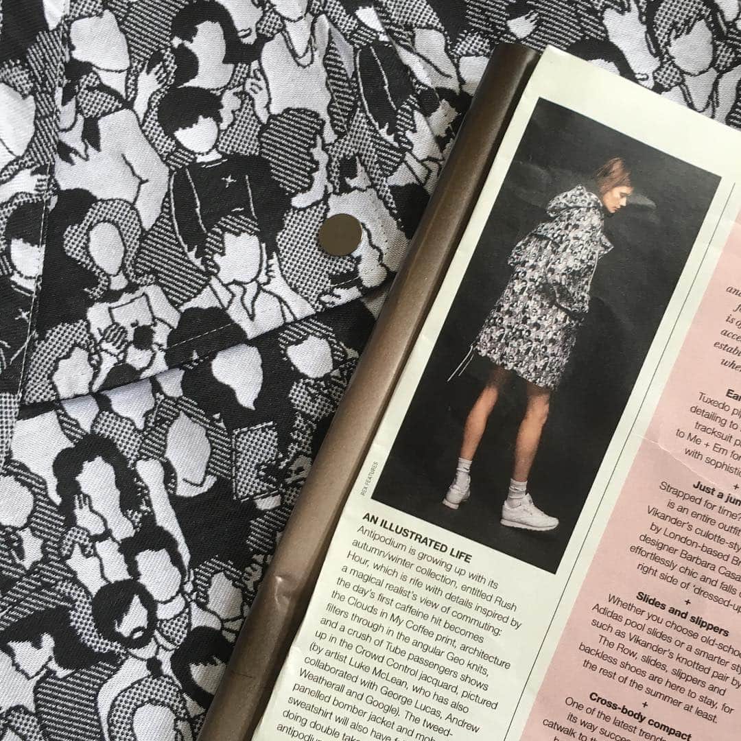 アンティポディアムさんのインスタグラム写真 - (アンティポディアムInstagram)「Read all about our AW16 prints in this weekend's @telegraphfashion magazine 🚇 #comingsoon #antipodium #london #print」8月22日 18時30分 - antipodium