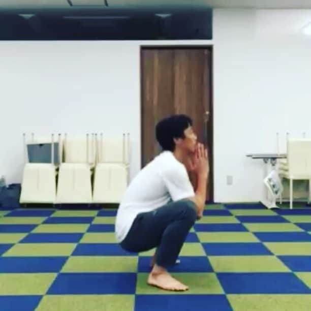 鈴木尚広のインスタグラム：「オープンロータス  皆さんもやってみてください😄  こんなに柔らかくできないと思うけど(￣ー￣)」