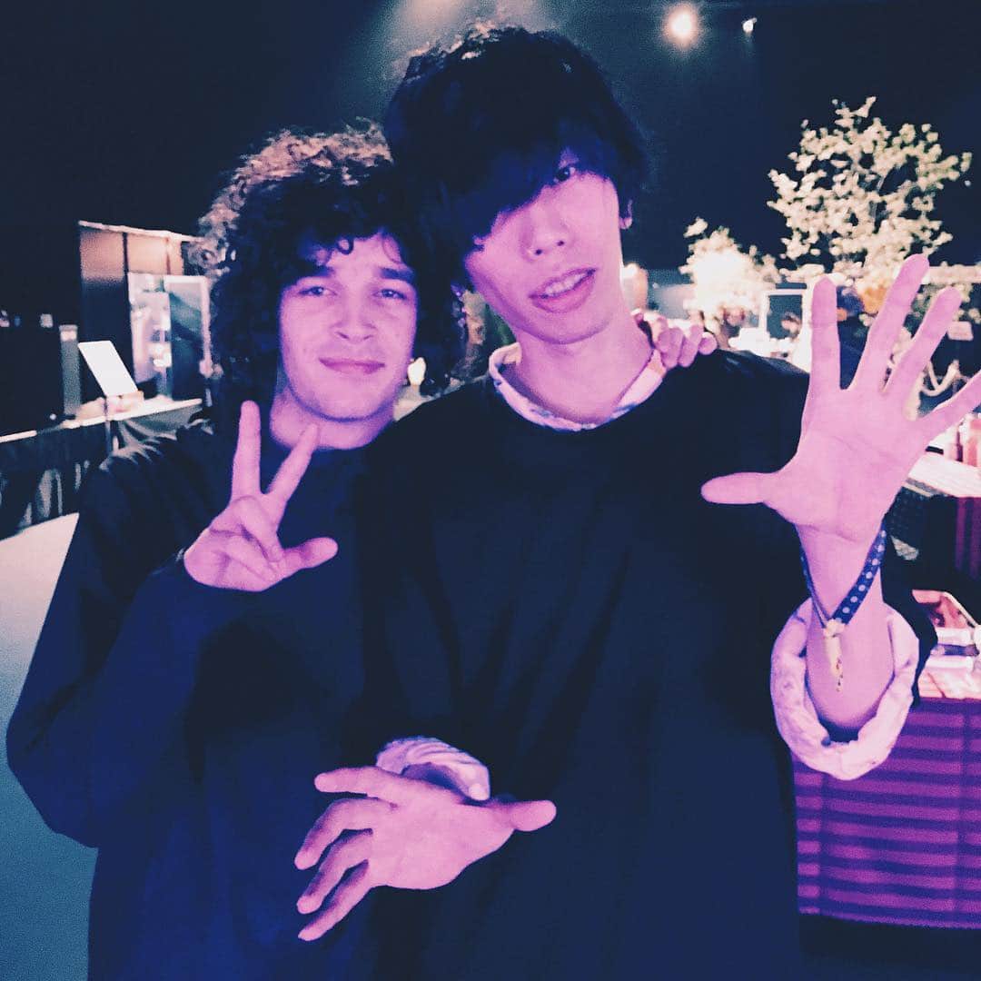 米津玄師のインスタグラム：「The 1975のmattyと。  #mattyhealy  #the1975」