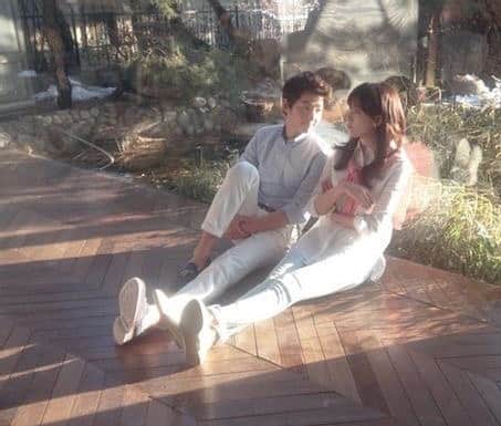 ハン・ヒョジュさんのインスタグラム写真 - (ハン・ヒョジュInstagram)「songjoongki & hanhyojoo #acuvue #cf #bts #throwback #3yearsago」8月23日 2時01分 - hanhyojooworld