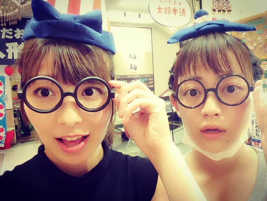江室里香のインスタグラム：「大阪遠征の一コマ♡ #くいだおれ #なりきり #帽子も #かぶってるよ #大阪 #えむ茶」