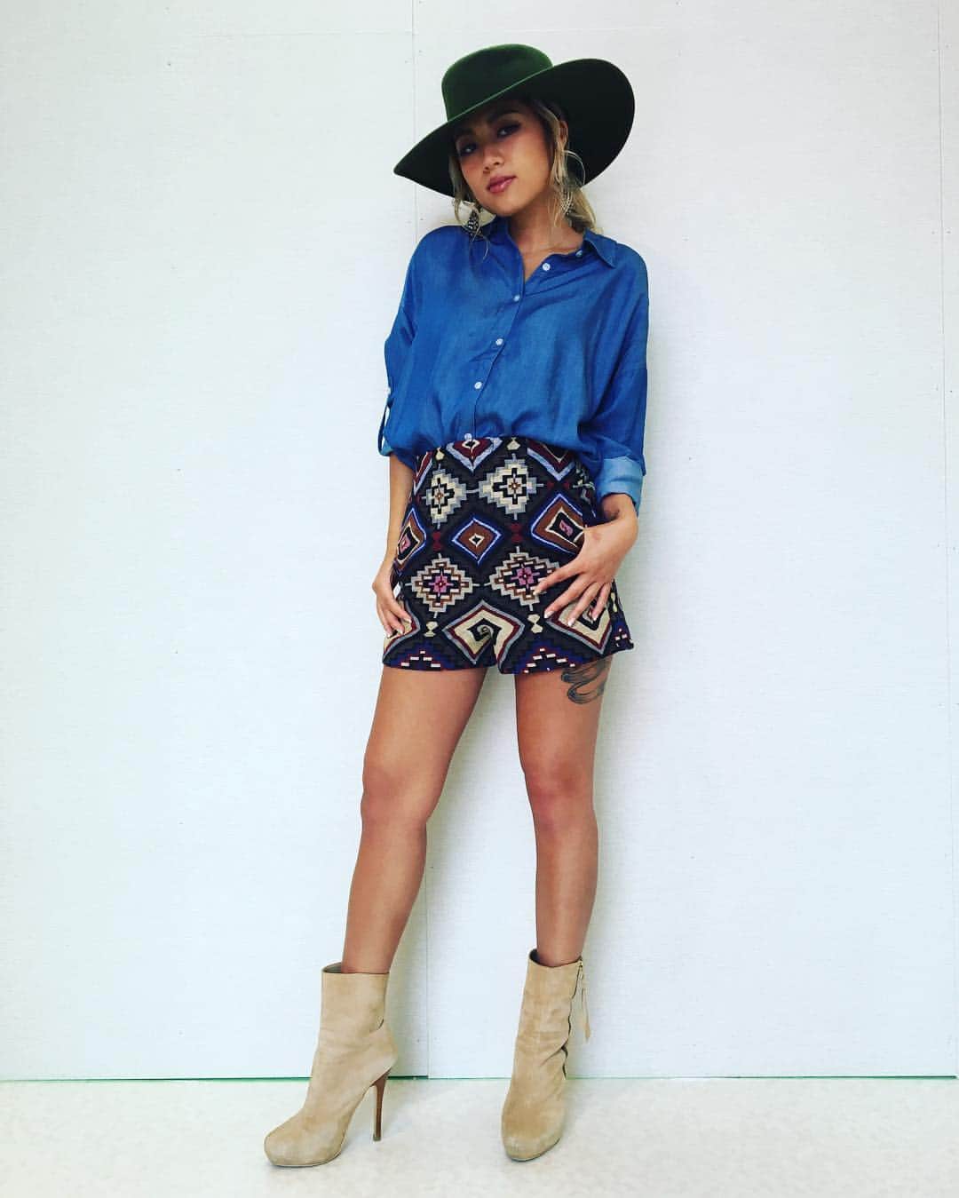 Jurina Otsukiさんのインスタグラム写真 - (Jurina OtsukiInstagram)「今日の店頭code🌵 靴以外は全部今日からの新作💕 エスニック柄のショートパンツが お気に入り🎵  #DURAS #aw2016 #code  #fashion  #style」8月23日 16時02分 - juri_jurina_888