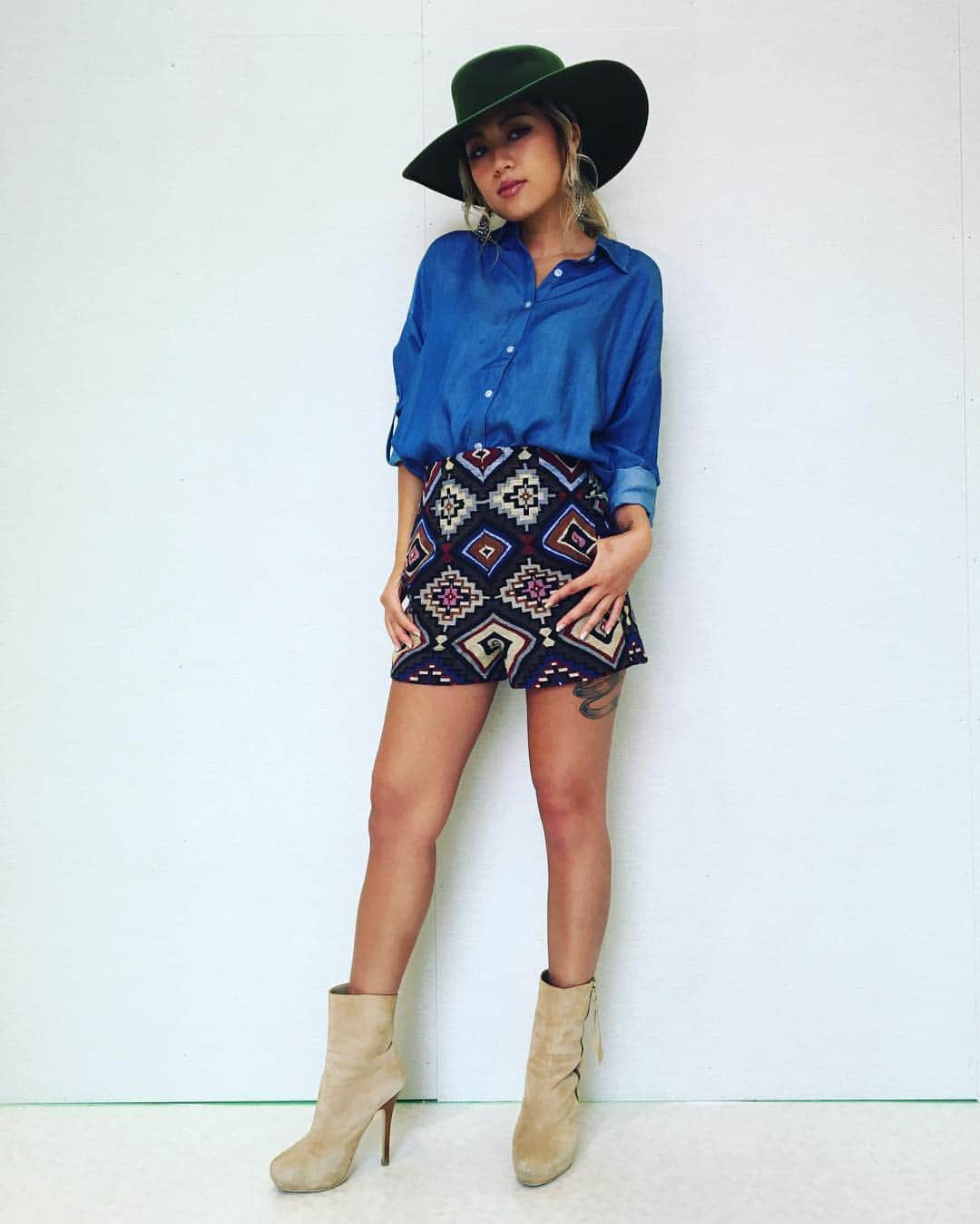 Jurina Otsukiのインスタグラム：「今日の店頭code🌵 靴以外は全部今日からの新作💕 エスニック柄のショートパンツが お気に入り🎵  #DURAS #aw2016 #code  #fashion  #style」