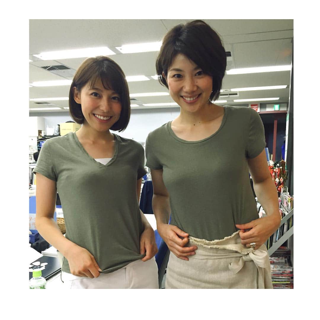 上村彩子さんのインスタグラム写真 - (上村彩子Instagram)「潮田さんとたまたま、私服のカーキTシャツがお揃いでした！✨笑  同じブランドの、ＶネックとUネック！！ #TBS#Nスタ #lagunamoon#ラグナムーン#安西こずえ さん#コラボ#カーキ#Tシャツ#👕#ｖネック」8月23日 19時10分 - saekokamimura