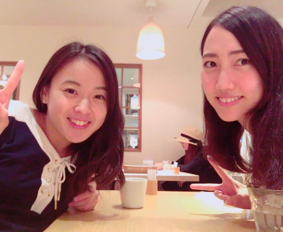 西野友毬のインスタグラム：「久々れーこに会えたーー(*´∀`)♡♡ 沢山お喋りして元気になりました(*^^*)笑  #2人ともあっという間に社会人 #早い #そして頑張る！！」