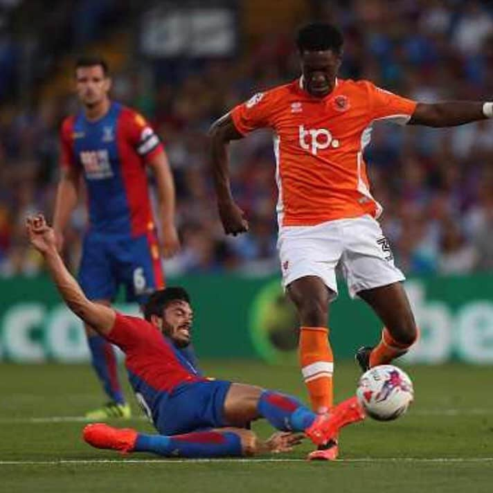 ジェームズ・トムキンスのインスタグラム：「Great to start with a win! @official_cpfc #CPFC #EFLCup」