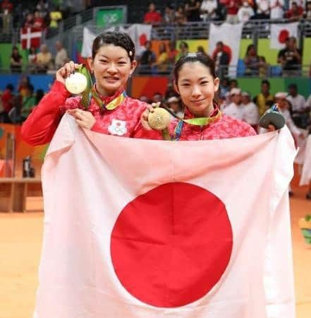 松友美佐紀さんのインスタグラム写真 - (松友美佐紀Instagram)「#ayakatakahashi #misakimatsutomo #badminton #rioolympics2016 #japan  #rio2016 #finals #champions #goldmedal #goldmedalist #champions #teamjapan #nippon #olympics #バドミントン」8月24日 12時09分 - misakimatsutomo92