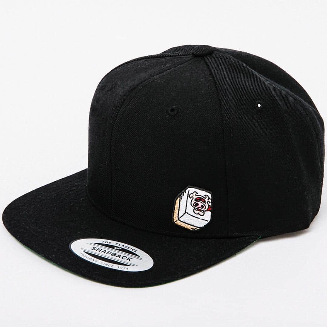 コアファイターのインスタグラム：「. 【Release】 JANG-SHI SNAP BACK  Col: Black  #corefighter #corefighterco. #losangeles #コアファイター #la #ca #California #wulong #wingchun #Shaolin #kungfu #snapbackcap #jangshi #snapback #詠春 #咏春 #功夫 #麻将牌 #饺子 #帽　 #龙珠　#战士」