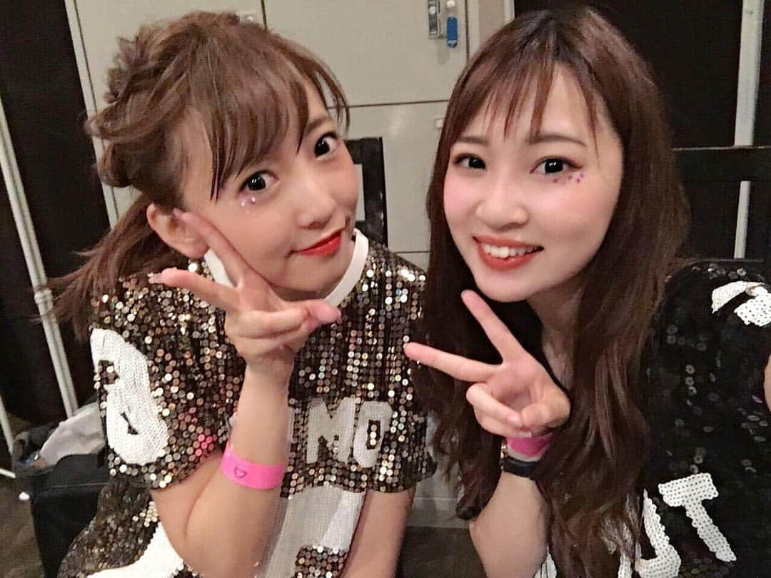 井口栞里のインスタグラム：「SKEを辞めてからかなり 太ったんです。(笑) ある目標に向けて今月から 本格的にダイエット頑張ろと 思って(>_<)💗 今日SKE時代のDVD見て 自分痩せててびっくり(笑) よし！がんばろー！」