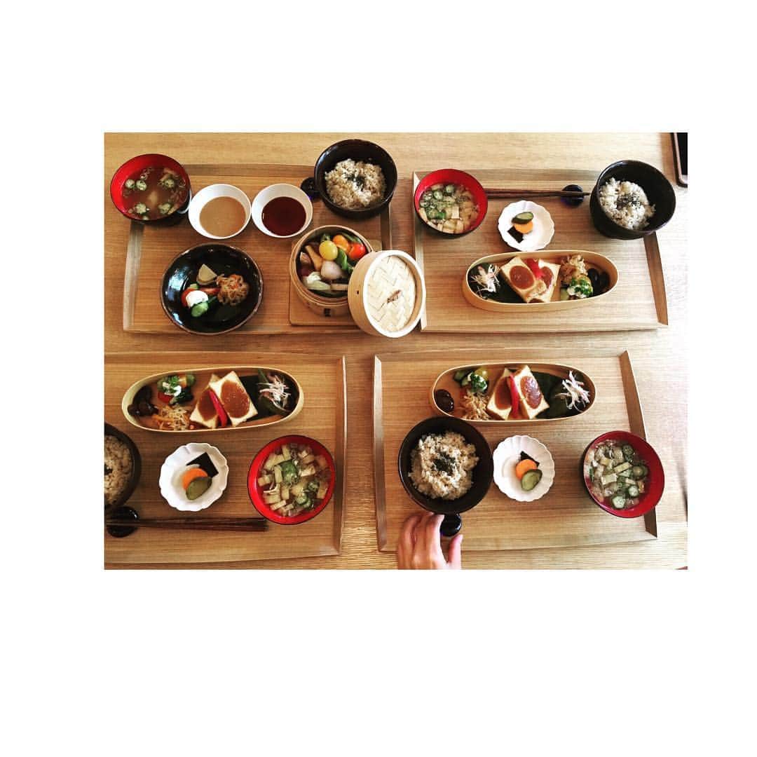 笛木優子のインスタグラム：「私が作りました🍽  なわけない🙄  お友達とランチしておしゃべりするのが 私のストレス解消法🤗」