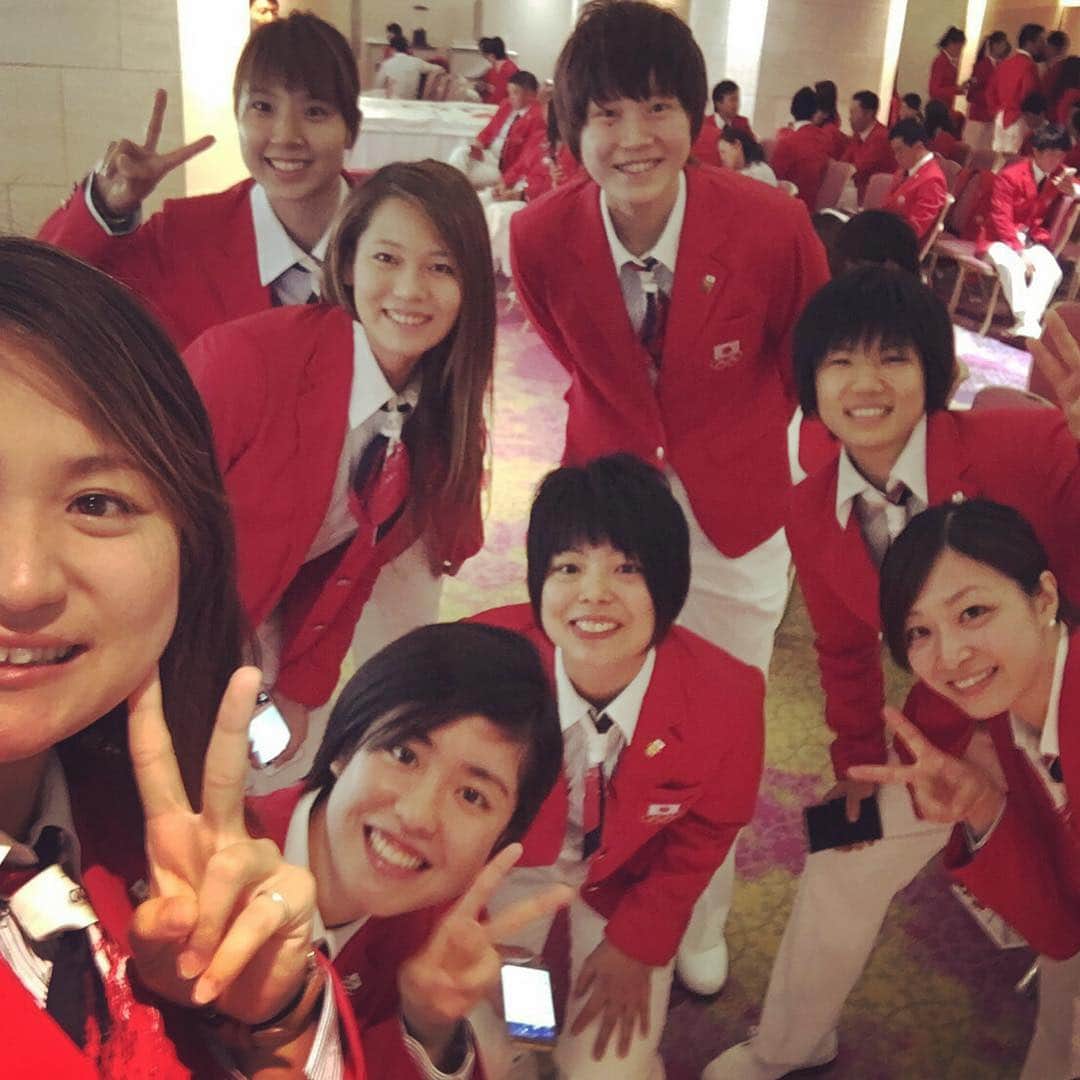 栗原文音のインスタグラム：「解団式〜🎶オリンピック終わったー！ 応援ありがとうございました✨✨ やっと同期のお友達に出会えた😍 嬉しい〜💕💕」
