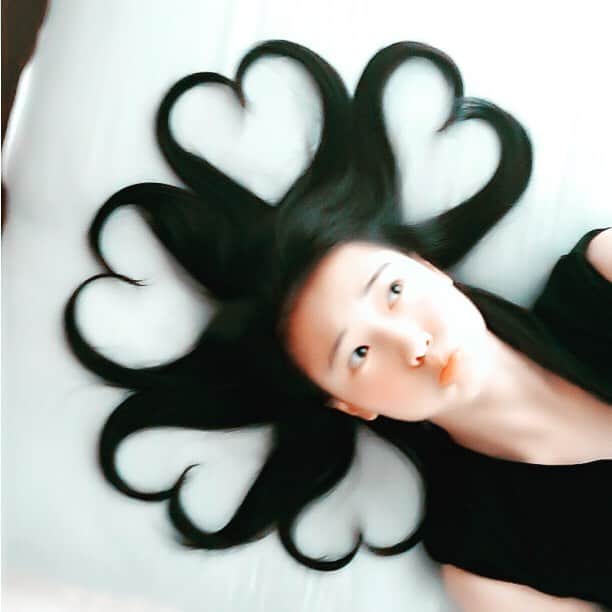 中路紫帆のインスタグラム：「こんなこと出来るまで髪の毛が伸びたのね👏 我ながらよく頑張ったとおもう🤓💁 意外に綺麗に見えるのが感動😂」