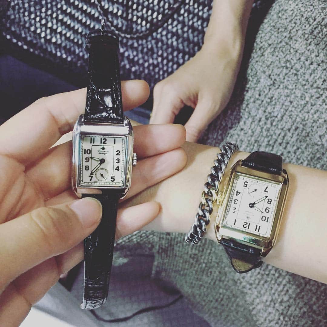 浜島直子さんのインスタグラム写真 - (浜島直子Instagram)「今日の撮影現場でつけたロゼモンという時計が可愛い！ スタイリストのヨッシーみたいにチェーンと重ね付けしても可愛いなぁ。  #rosemont  #値段も2万円という可愛さ #lee11月号  #LEE11月号のLEEマルシェで買えるらしい」8月27日 9時56分 - hamaji_0912