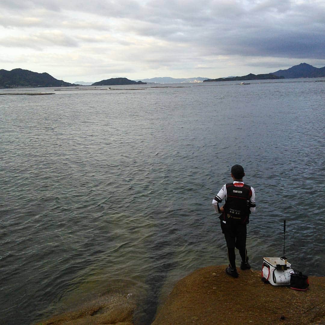 レジャーフィッシングさんのインスタグラム写真 - (レジャーフィッシングInstagram)「大分県のチヌ釣りエキスパート木村真也さんinアウェイ。 どう攻略するか。  #レジャーフィッシング #釣り #チヌ #フカセ釣り #広島湾」8月27日 6時24分 - leisurefishing