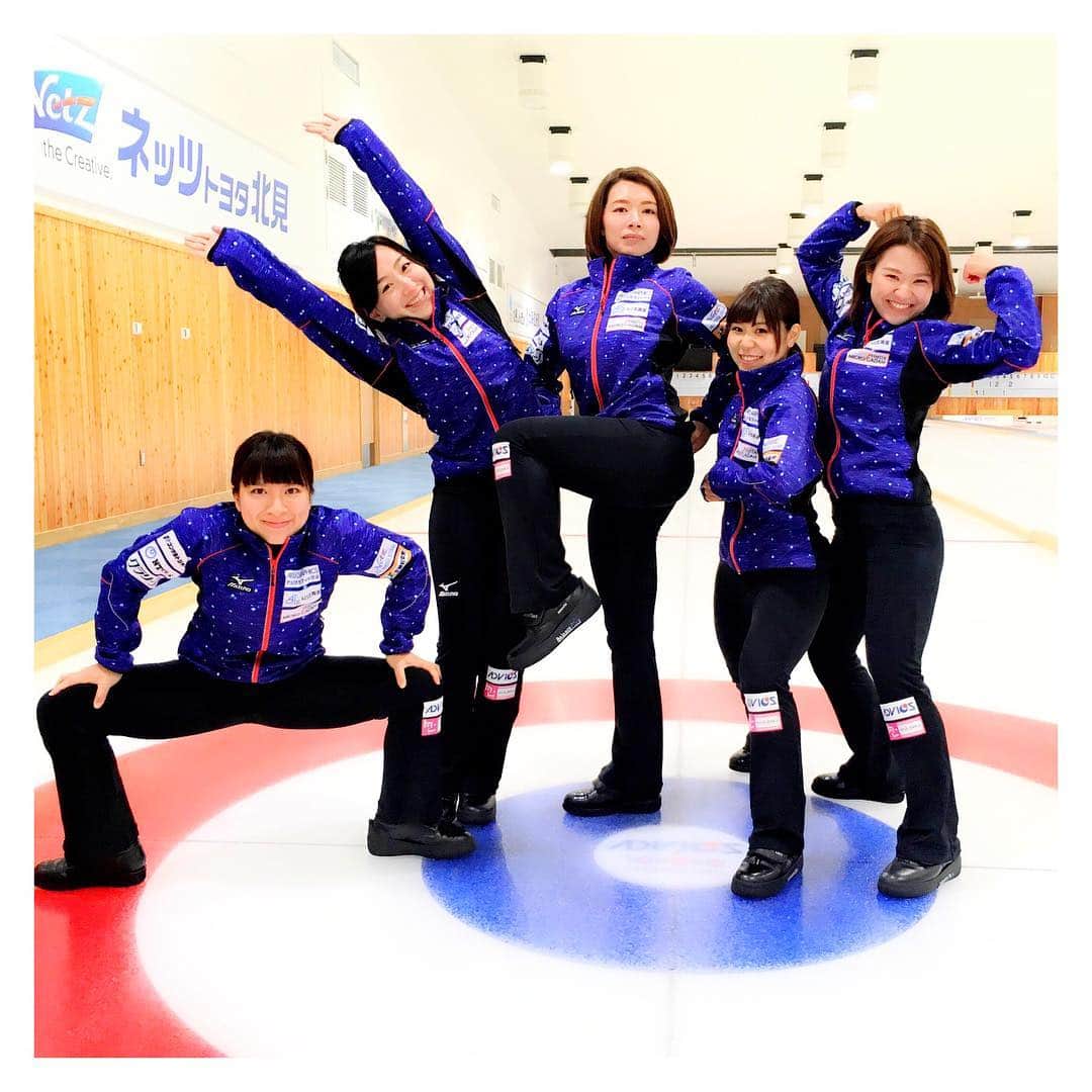 吉田知那美さんのインスタグラム写真 - (吉田知那美Instagram)「#newuniform ・ 今日は新ユニフォームでカレンダーと宣材撮影🙋💁🙆💁🙋 伸縮性、防風性、防寒性、発汗性、全部抜群。 ・ #locosolale #curling #team #mizuno #sports #winter」8月27日 13時12分 - chinami1991