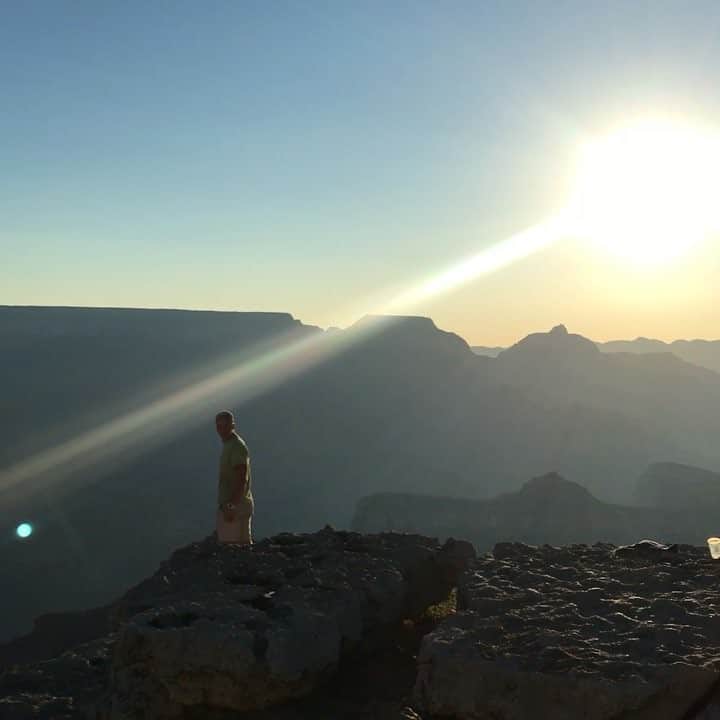 久保田智子のインスタグラム：「#sunrise #grandcanyon #グランドキャニオン #日の出 #matherpoint」