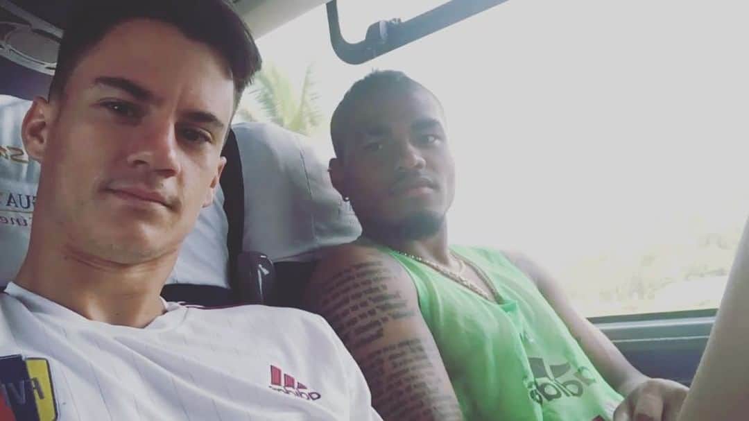 フアン・パブロ・アニョル・アコスタのインスタグラム：「Mi hermanito @josefmartinez17 😂😂🙈」