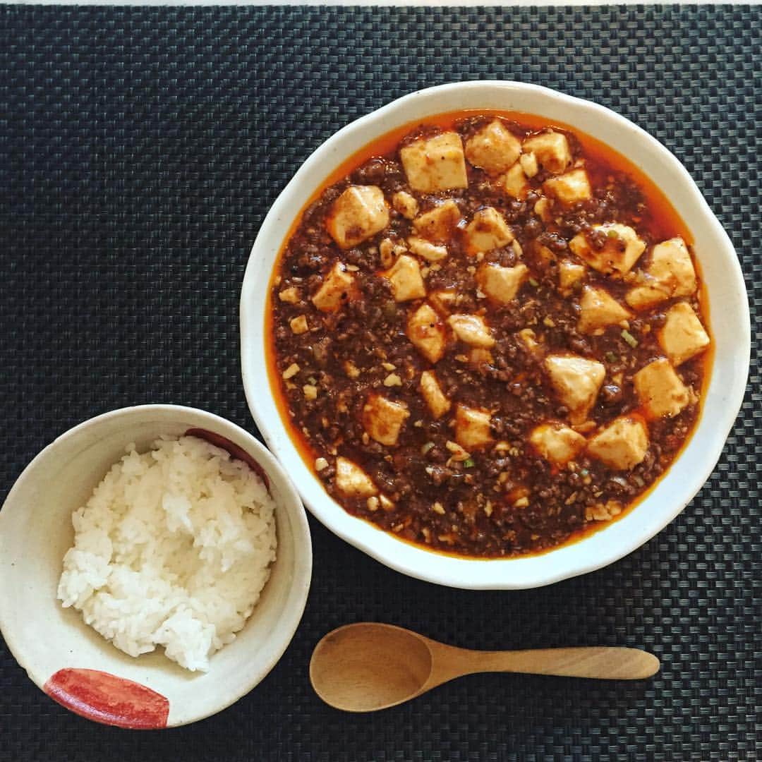 井上和香さんのインスタグラム写真 - (井上和香Instagram)「1人分を作るのは難しい。。。 . #麻婆豆腐 #ちょっと早めの #おひるごはん #2人前作っちゃった #よるも食べる #美味しかった」9月1日 10時55分 - inoue_waka