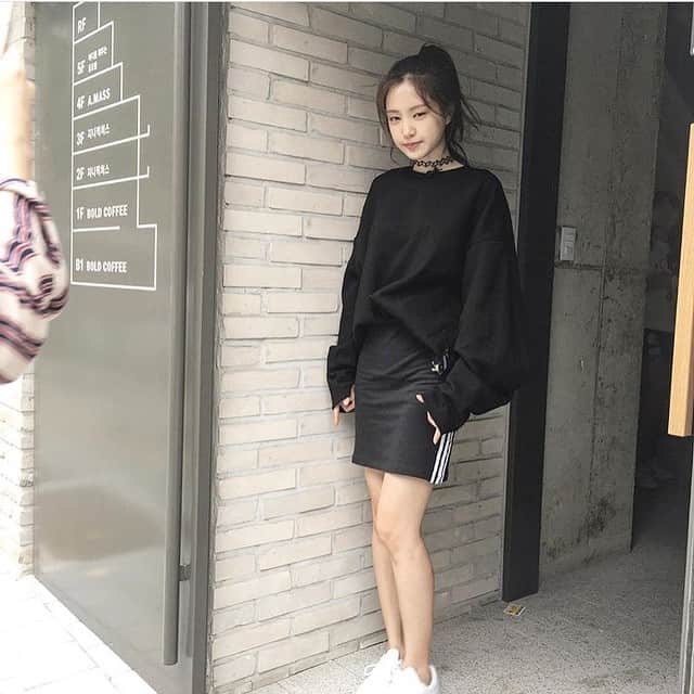 ソン・ナウンさんのインスタグラム写真 - (ソン・ナウンInstagram)「😉 All black」9月1日 5時35分 - apinksonaeun