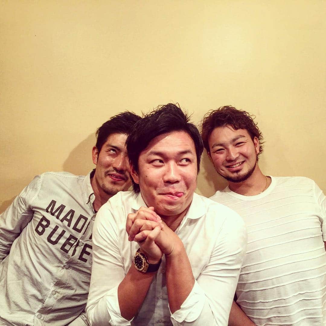 祖父江大輔のインスタグラム：「#happybirthday#大野雄大#田島慎二#28歳#誕生日会#大野雄大自ら呼びかけた誕生日会#はみご解禁#それは今日だけ#ビッグフェイス雄大」