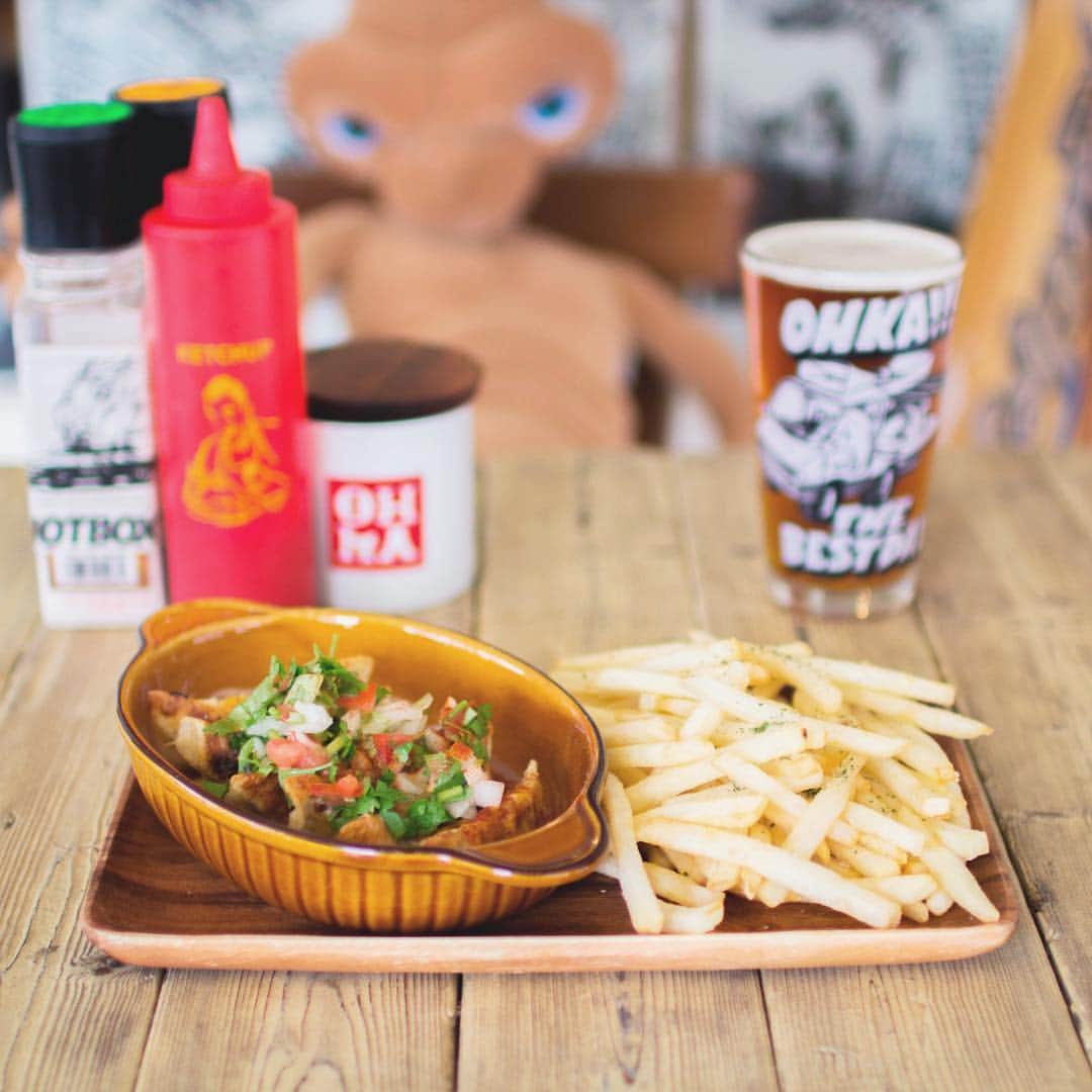 Food & Design Post のインスタグラム：「#餃子 #クラフトビール #ohkathebestdays」