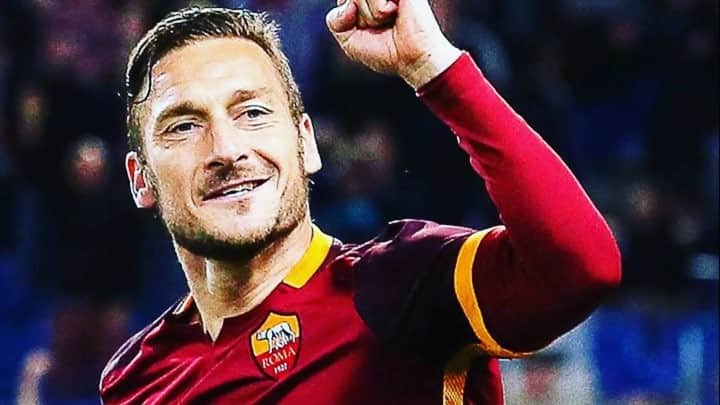 ASローマのインスタグラム：「フランチェスコトッティ お誕生日おめでとう！🎈🎉 40才になりました。  #totti #totti40 #capitano #compleanno #asroma #francesco #francescototti #il #giocatore #piu #forte #della #storia #del #calcio」